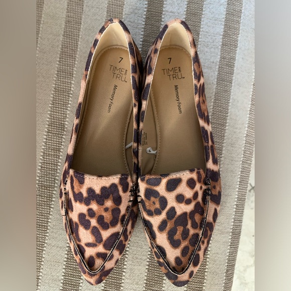 Time&Tru Memory Foam Animal Print Flats SIZE 7 - Picture 2 of 6